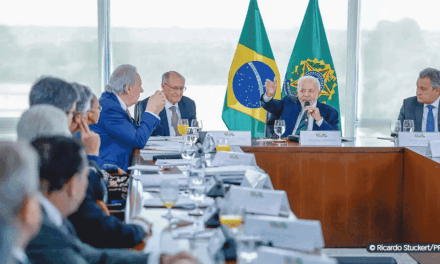 Lula sanciona projeto de desoneração da folha de pagamento de 17 setores da economia