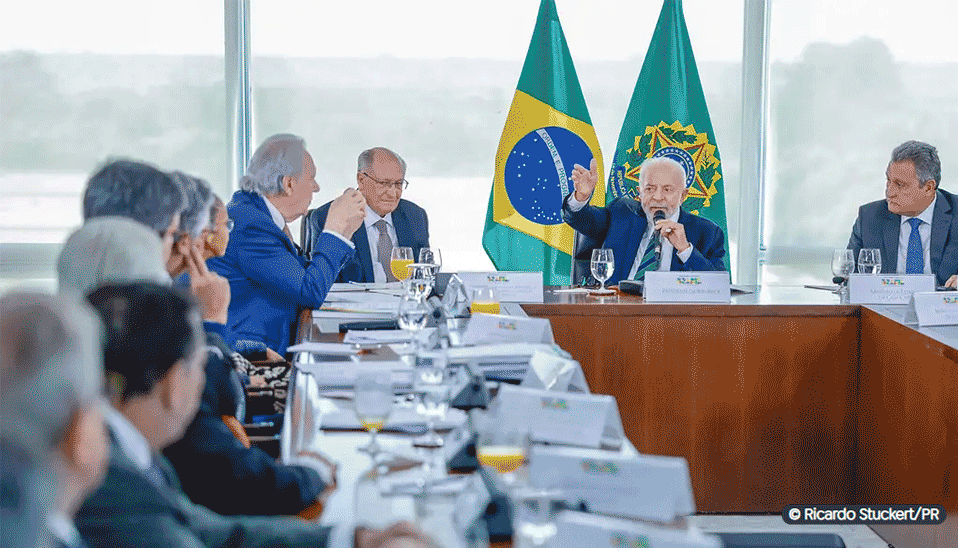 Lula sanciona projeto de desoneração da folha de pagamento de 17 setores da economia