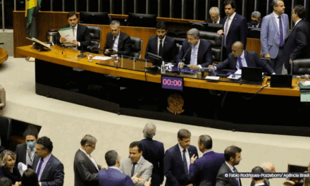 Câmara aprova texto-base do projeto que estende desoneração da folha de pagamento