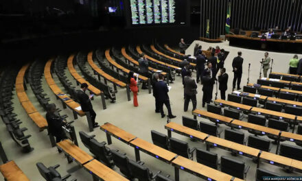 Câmara aprova regime de urgência para propostas do ajuste fiscal
