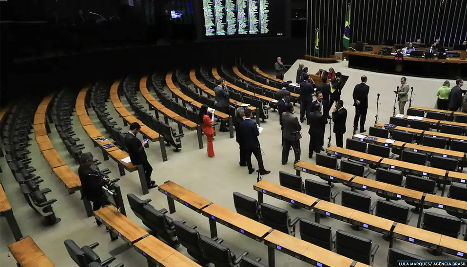 Câmara-aprova-regime-de-urgência-para-propostas-do-ajuste-fiscal Câmara aprova regime de urgência para propostas do ajuste fiscal