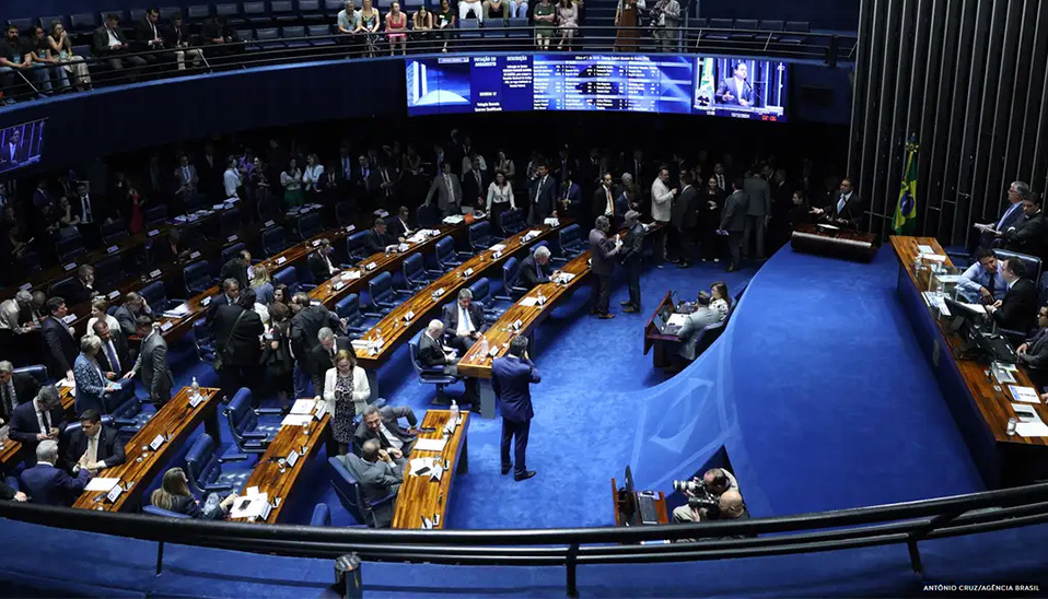 Senado aprova a regulamentação da reforma tributária e projeto vai à Câmara